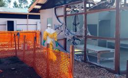 مركز علاج الإيبولا في كاتوا المحترق