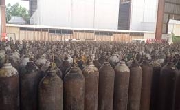 Oxygen bottles in Yemen