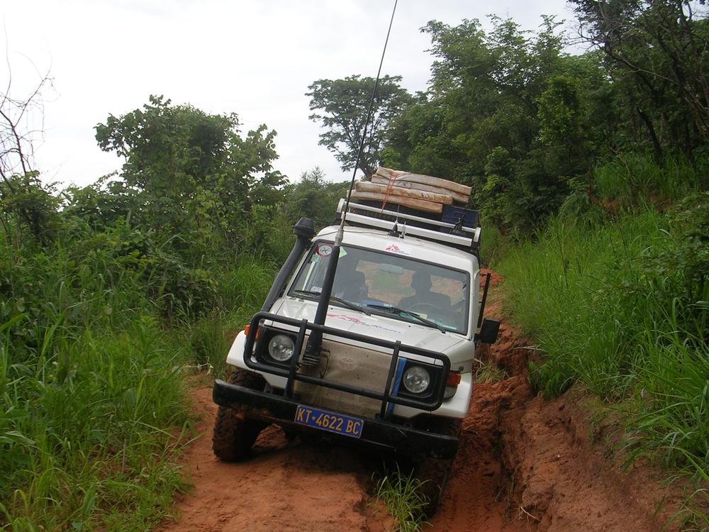 Vehicules MSF dans le Haut-Katanga
