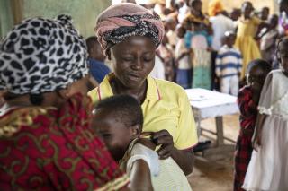 Une camapgne de vaccination dans un site de MSF au Sud-Ubangi
